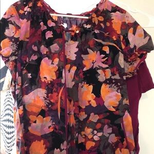 Koi scrub top and pants    Like new